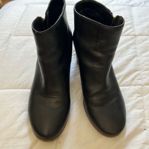 Crown Vintage leather ankle boots